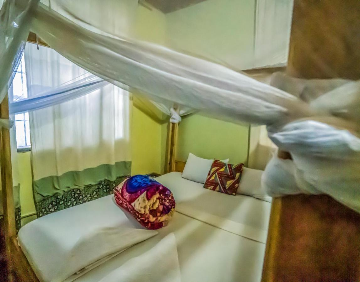 The Secret Garden Hotel Moshi Buitenkant foto