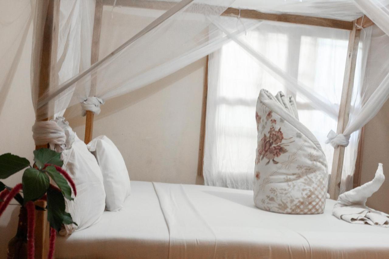 The Secret Garden Hotel Moshi Buitenkant foto