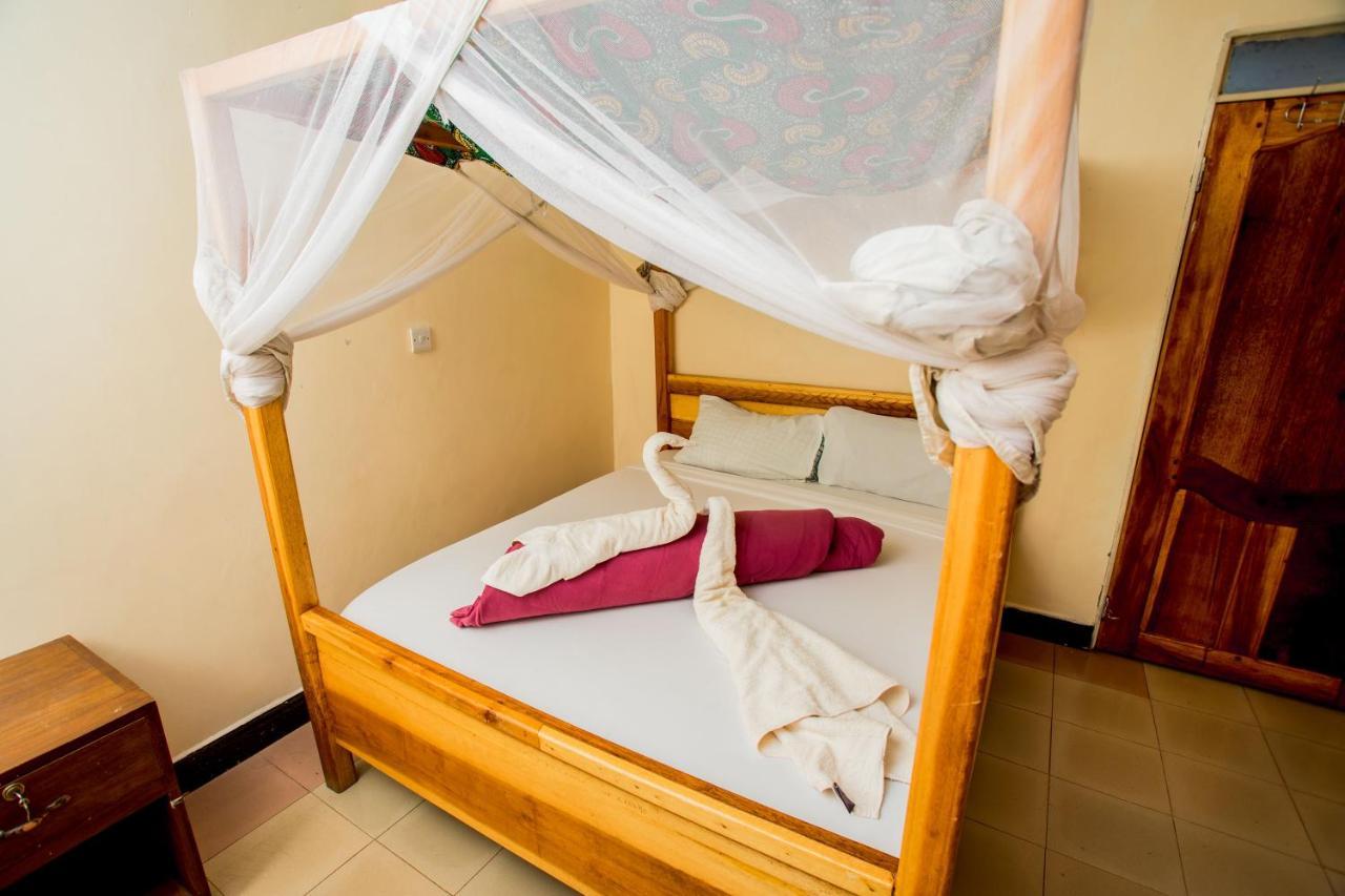 The Secret Garden Hotel Moshi Buitenkant foto