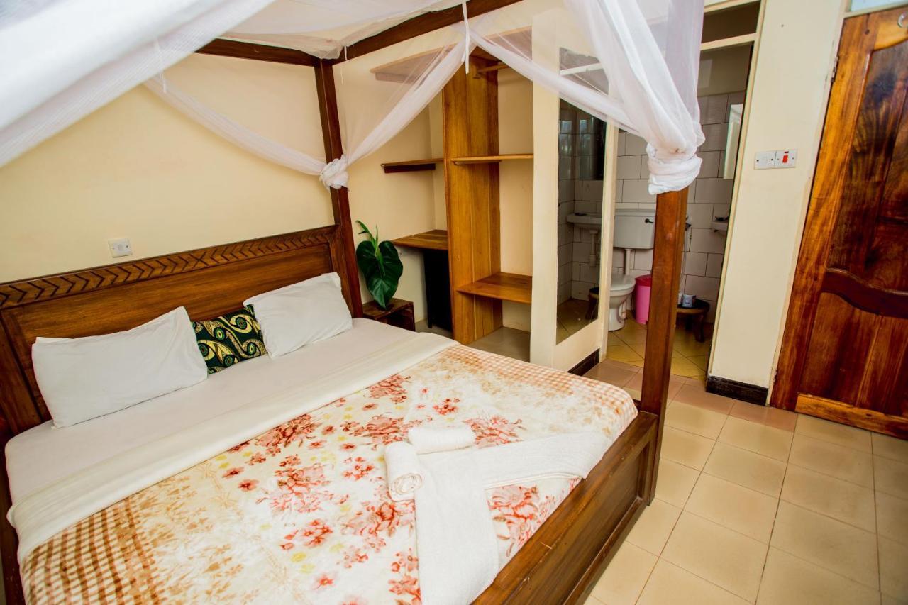 The Secret Garden Hotel Moshi Buitenkant foto