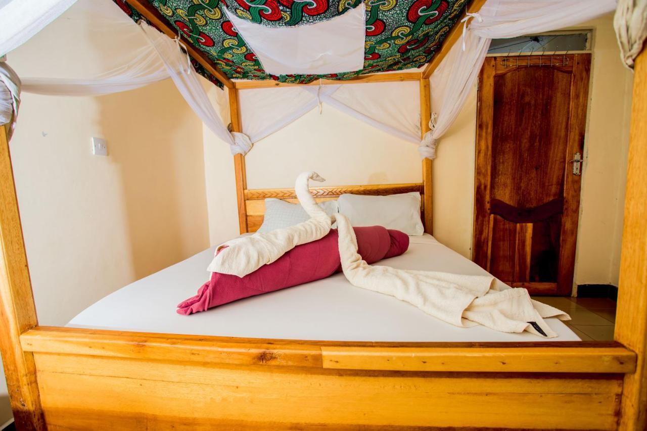 The Secret Garden Hotel Moshi Buitenkant foto