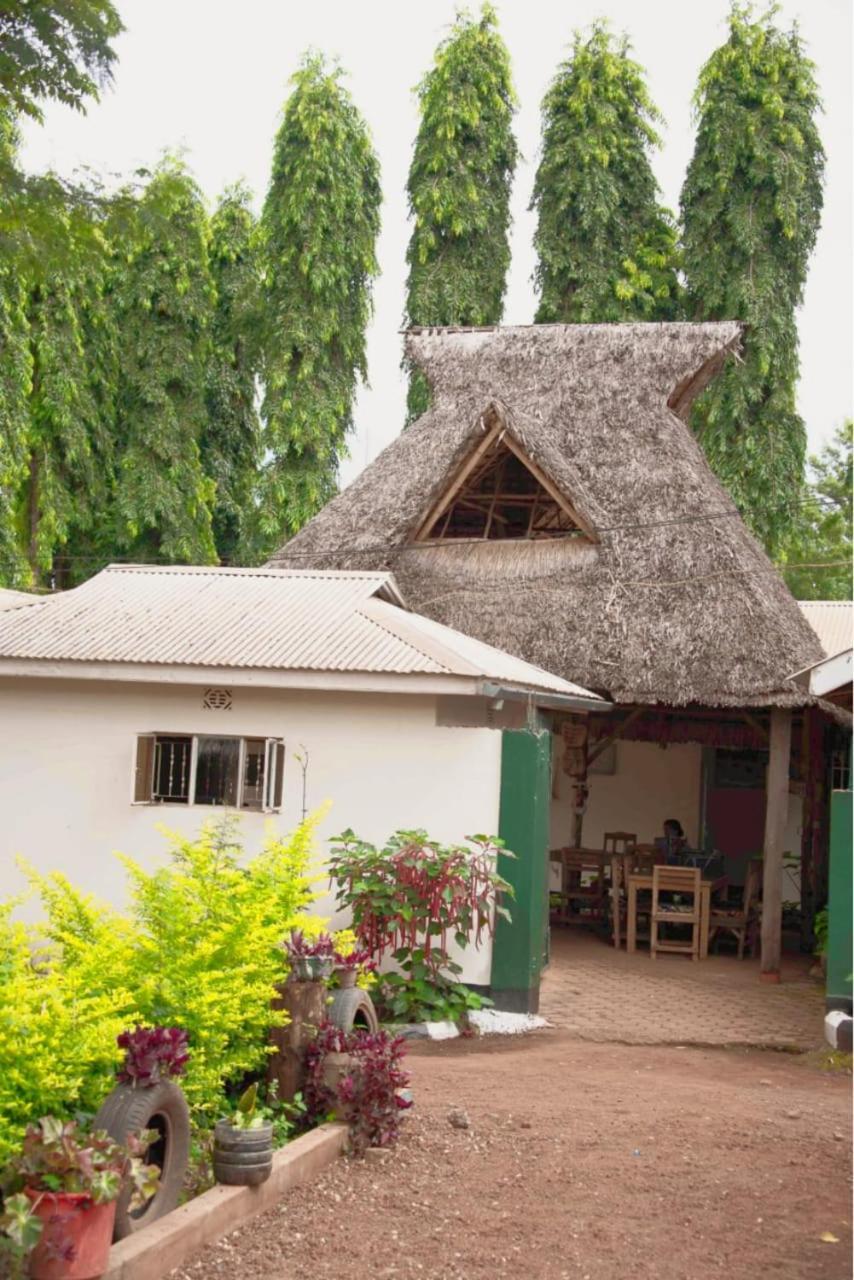 The Secret Garden Hotel Moshi Buitenkant foto