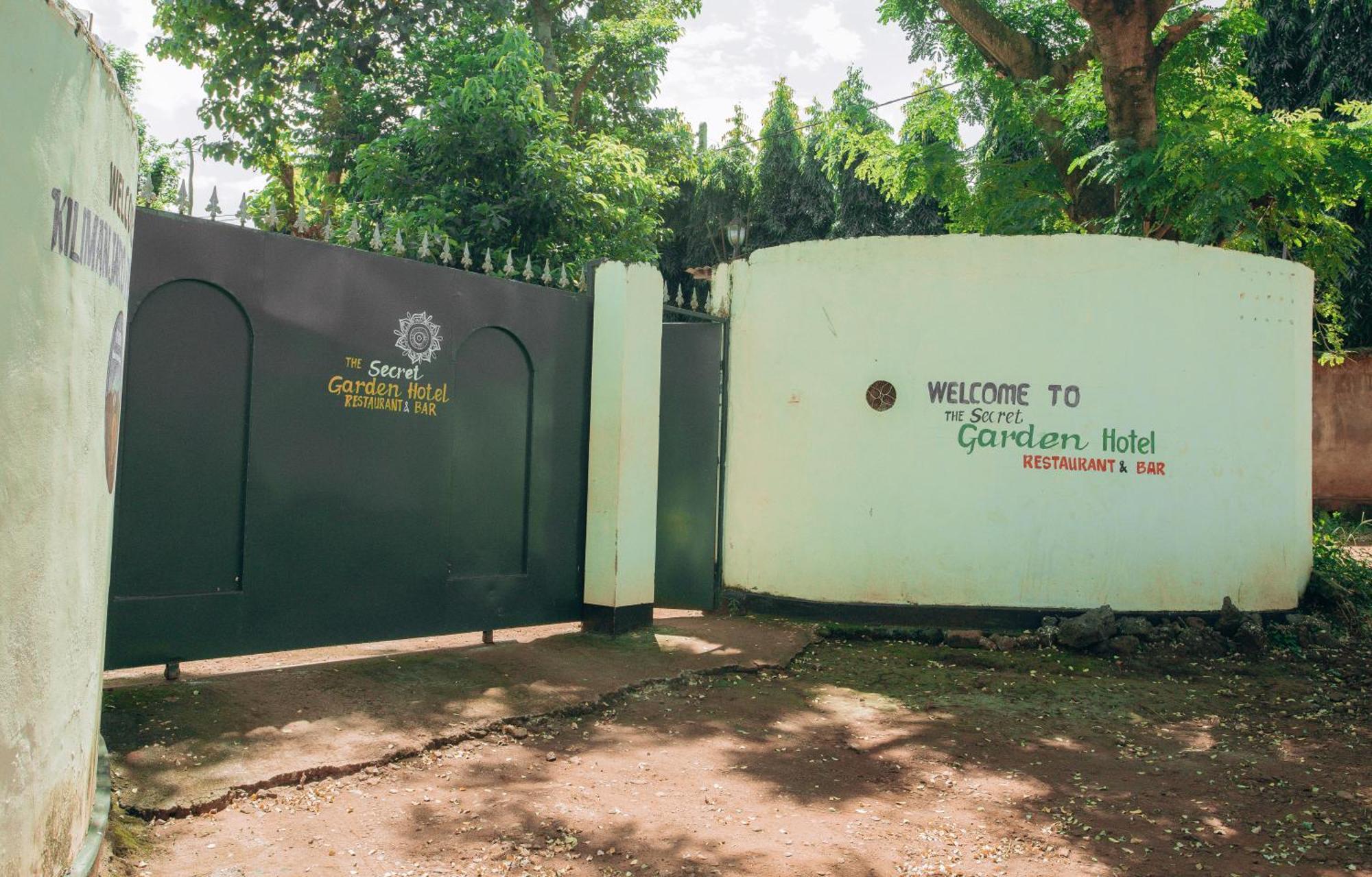 The Secret Garden Hotel Moshi Buitenkant foto