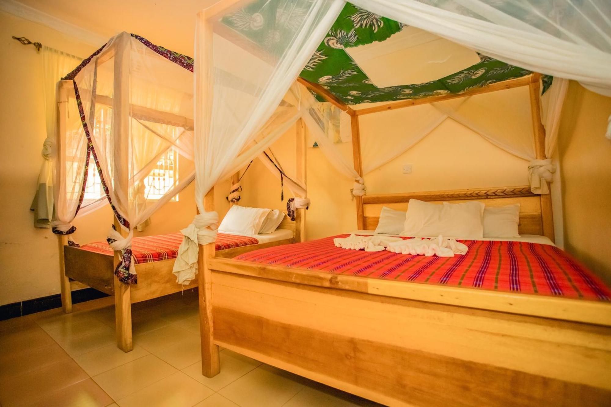 The Secret Garden Hotel Moshi Buitenkant foto