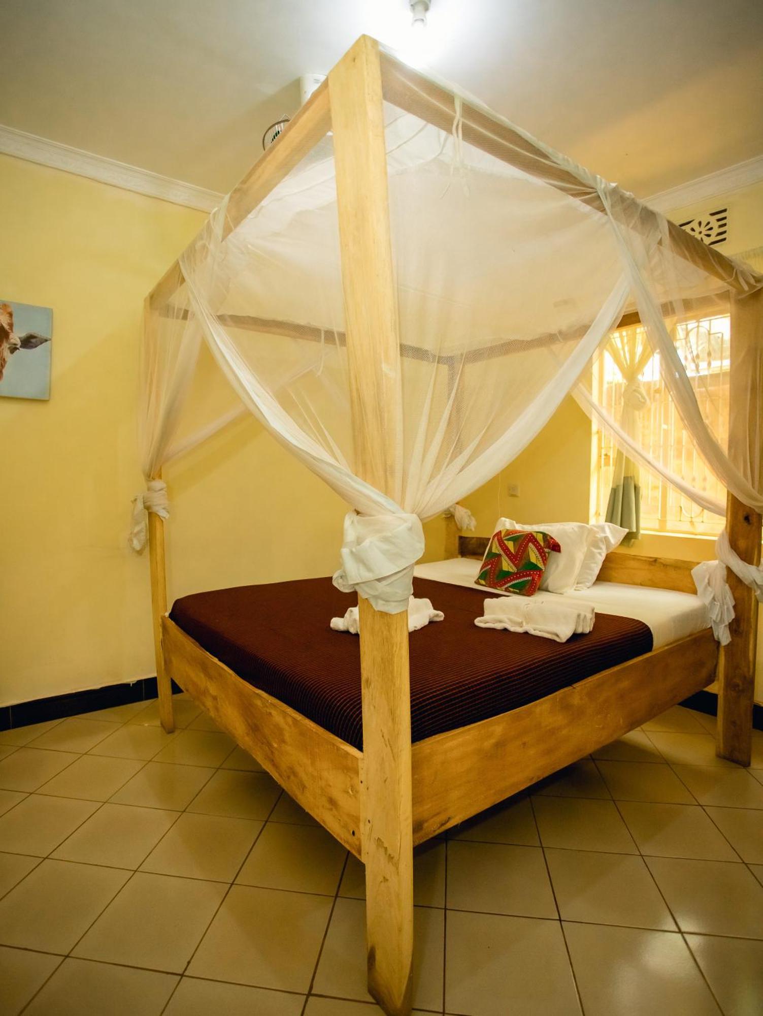 The Secret Garden Hotel Moshi Buitenkant foto