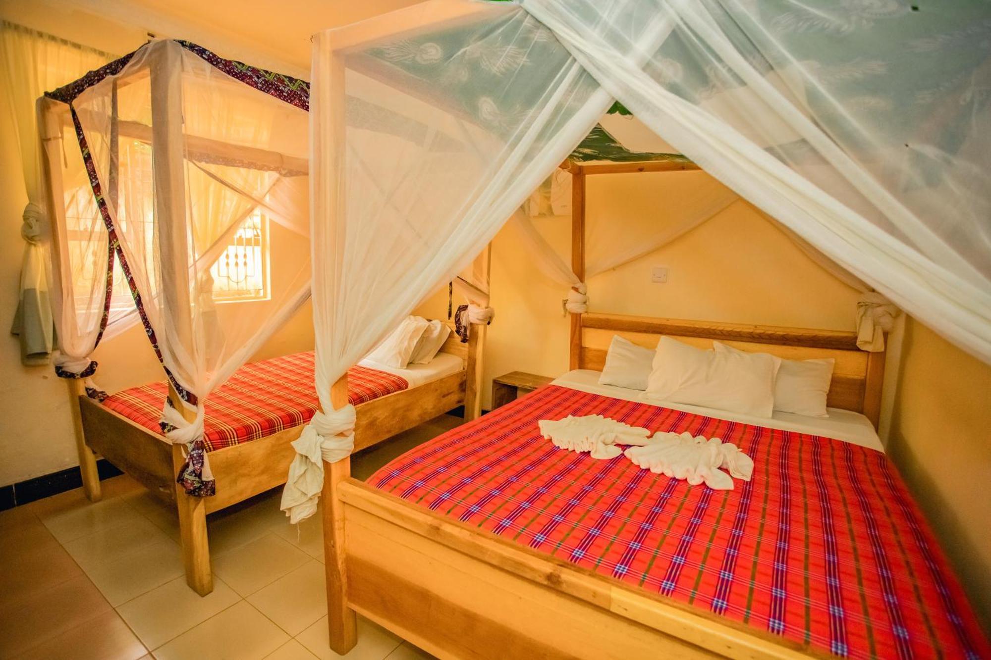 The Secret Garden Hotel Moshi Buitenkant foto